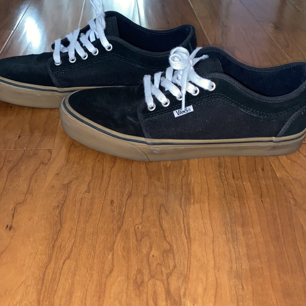 Men’s black low top Vans size 10